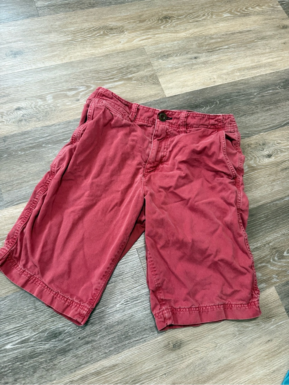 American Eagle Outfitters Men's Red Flat-Front Chino Shorts